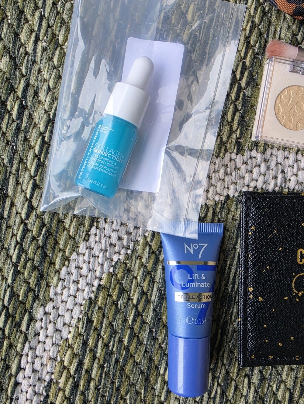 Makeup Bag & Sample Bundle - Picture 2 of 7